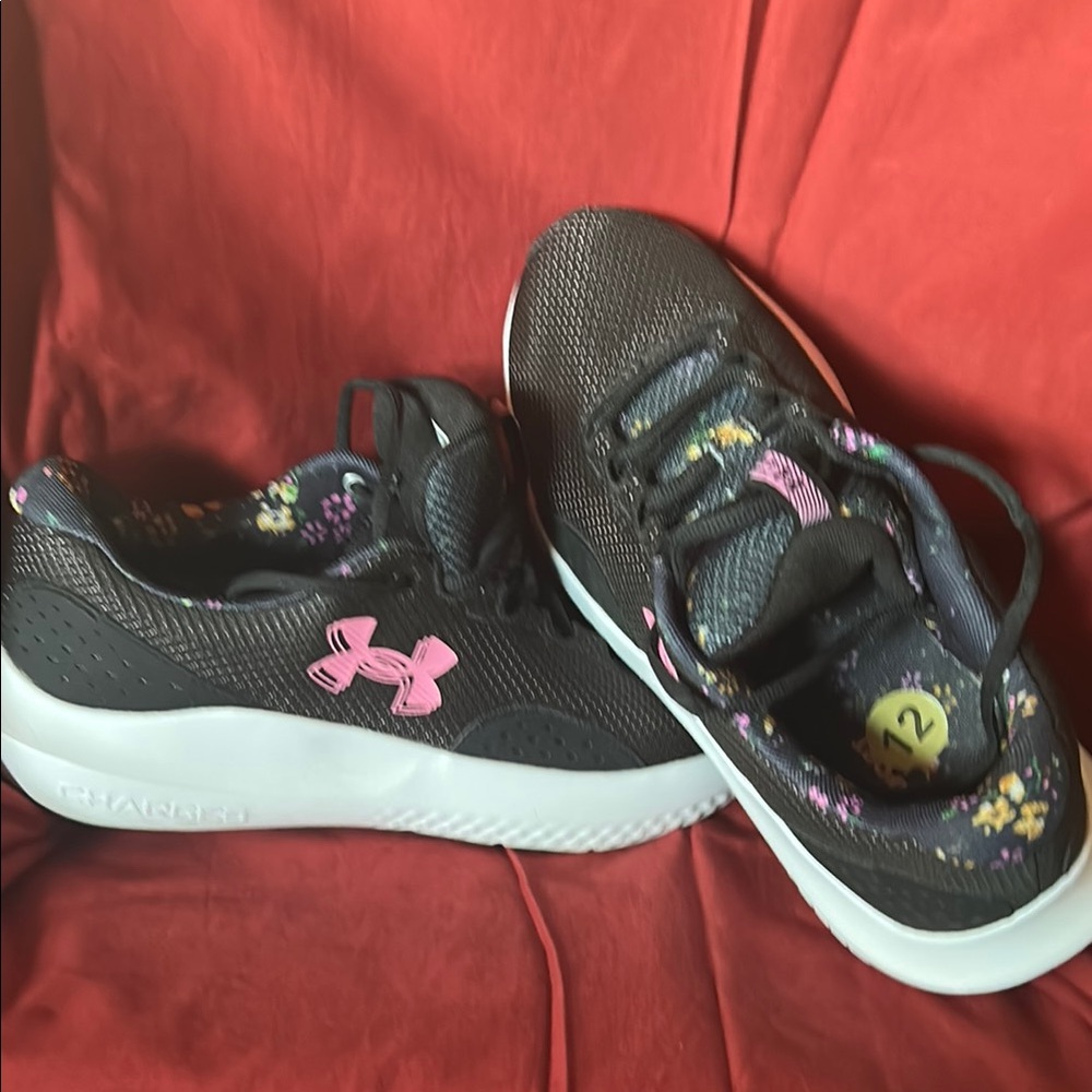 Under Armour Black and Pink Low-Top Sneakers